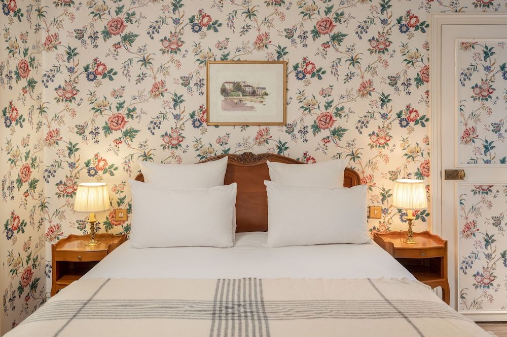 Hôtel des Grandes Ecoles Superior Room, Garden View 8