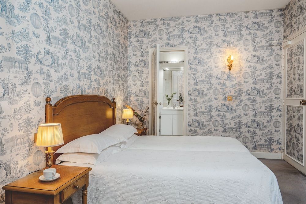 Hôtel des Grandes Ecoles Family Room 3