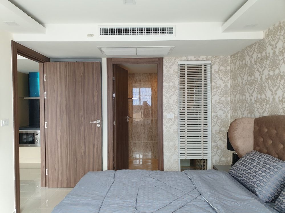 undefined Grand Avenue by Moshe 5