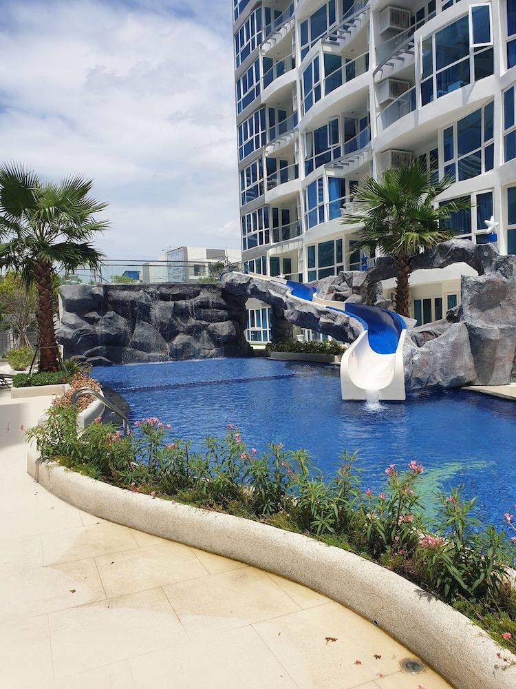 undefined Grand Avenue by Moshe 2