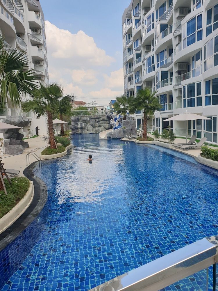 undefined Grand Avenue by Moshe 3