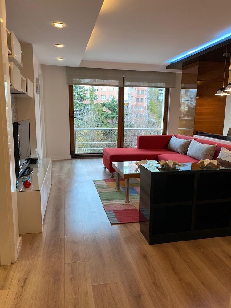 undefined Aura Suites 8