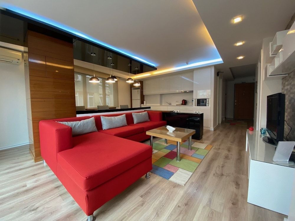 undefined Aura Suites 10