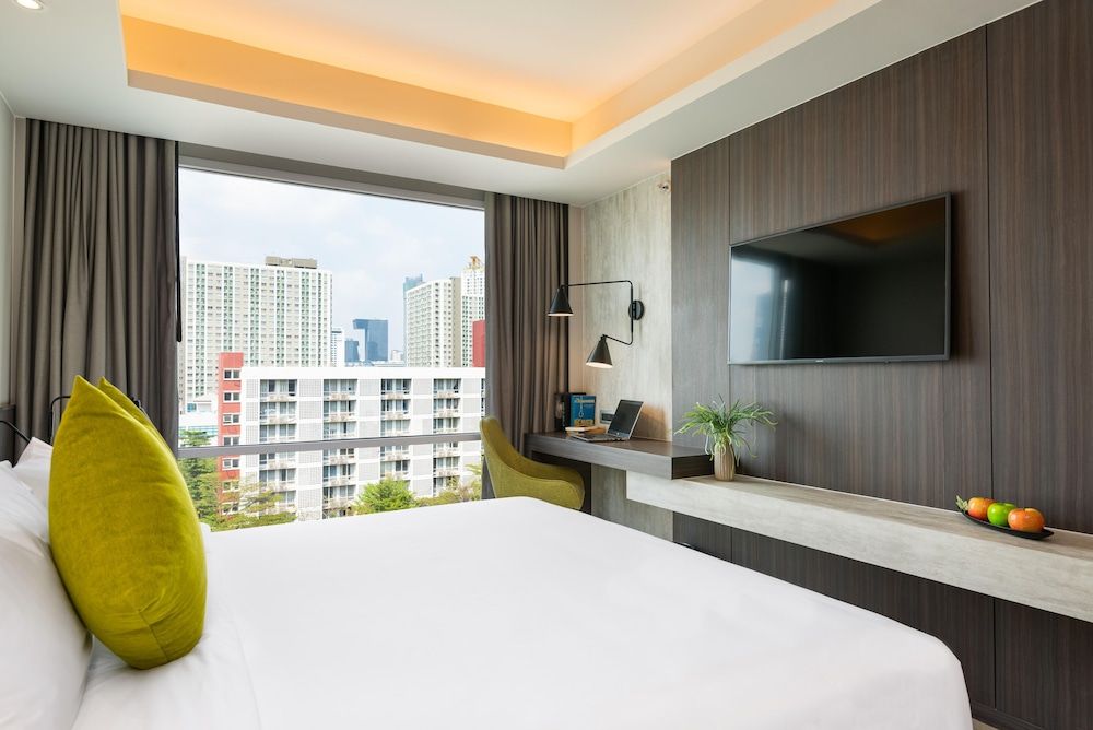 Maitria Hotel Rama 9 Bangkok Deluxe City View Twin Room 5