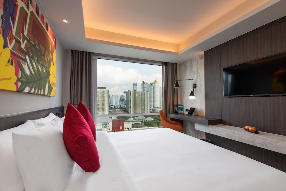 Premier City View King Room