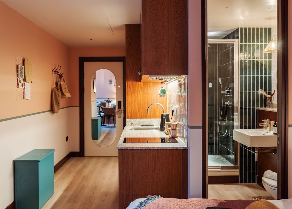 room2 London Chiswick Hometel Studio 4