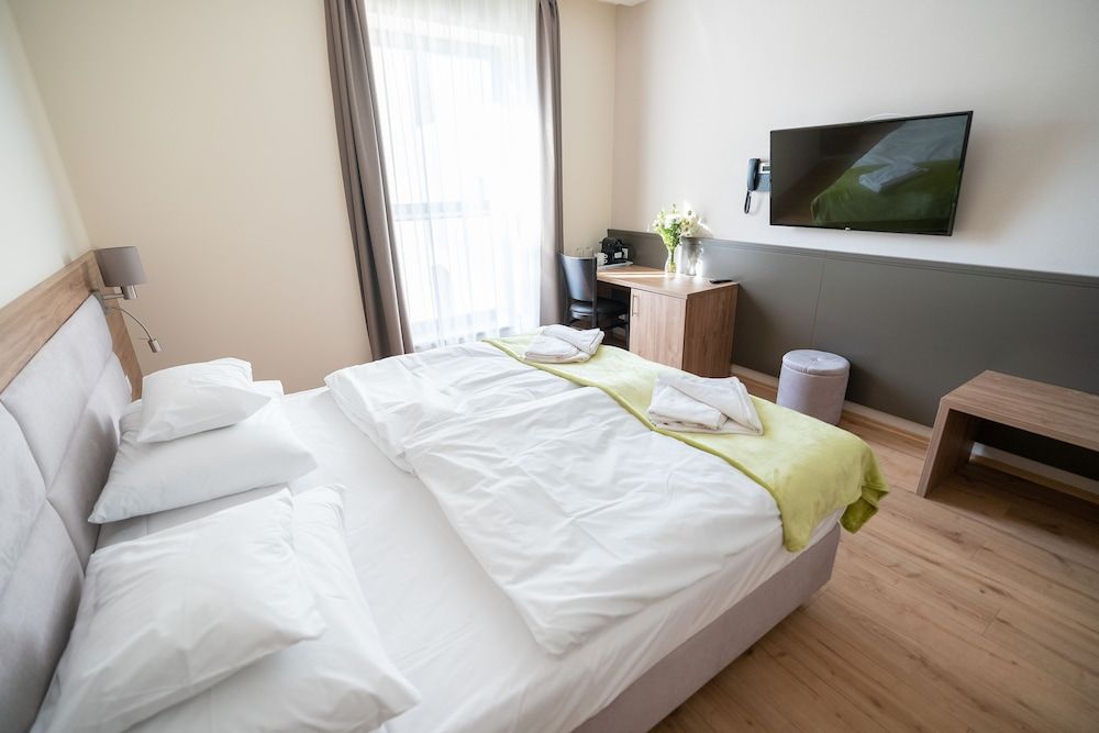 D50 Hotel Standard Double or Twin Room 4