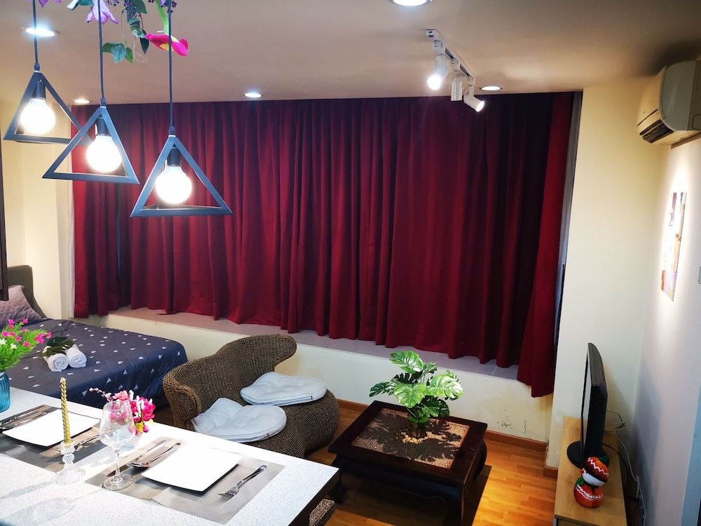Parkview Apartment by Sweet Home Studio 7