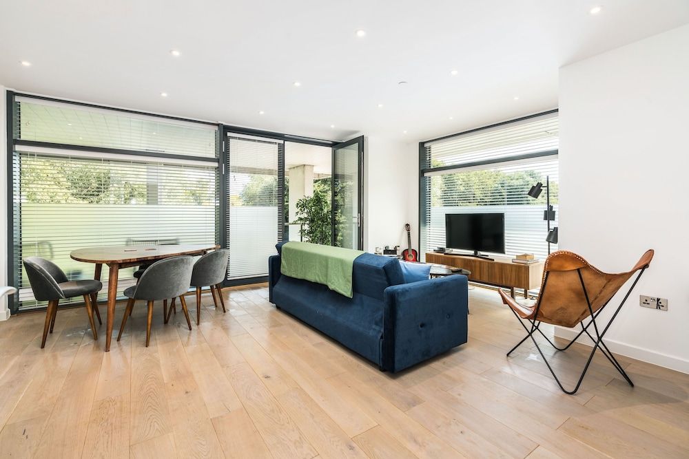 undefined 2 Bedroom Apartment on Homerton Road 8