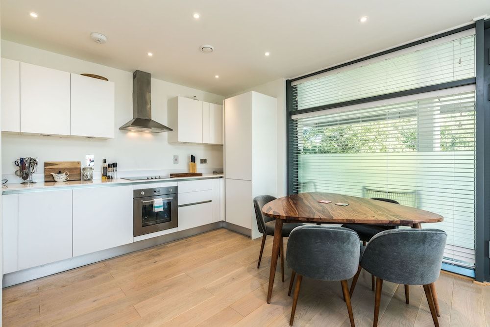 undefined 2 Bedroom Apartment on Homerton Road 7