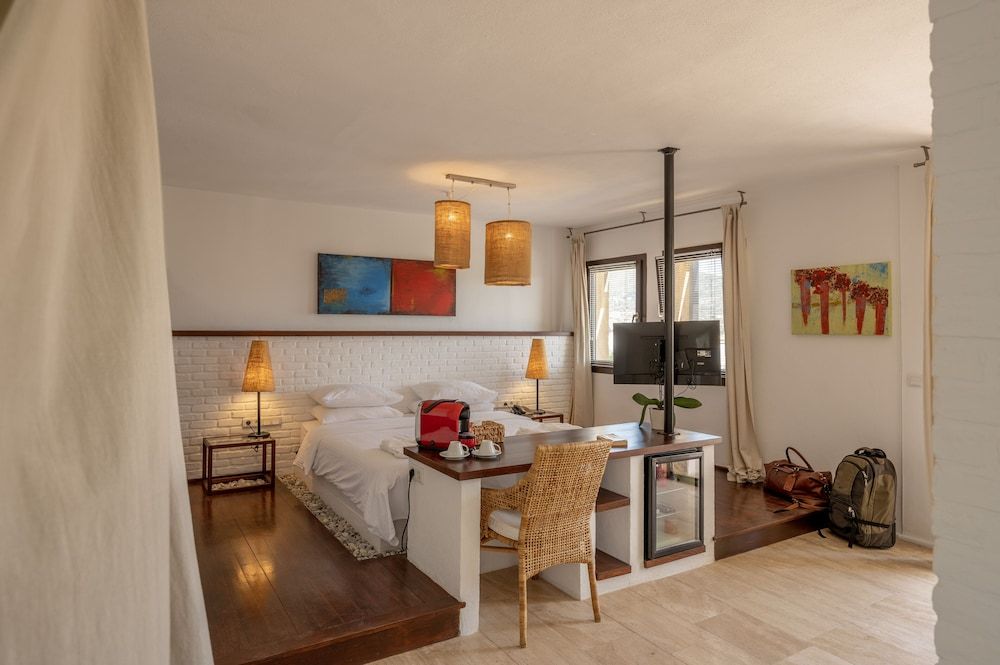 undefined 4Reasons Hotel And Bistro 3