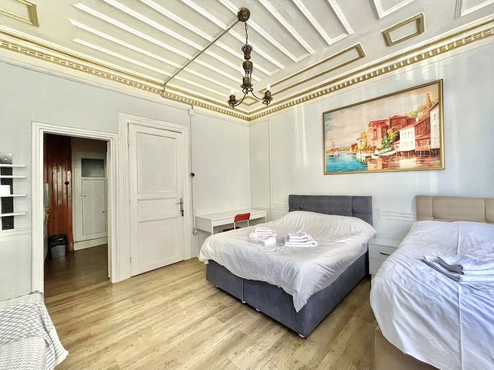 undefined Golden Home 6