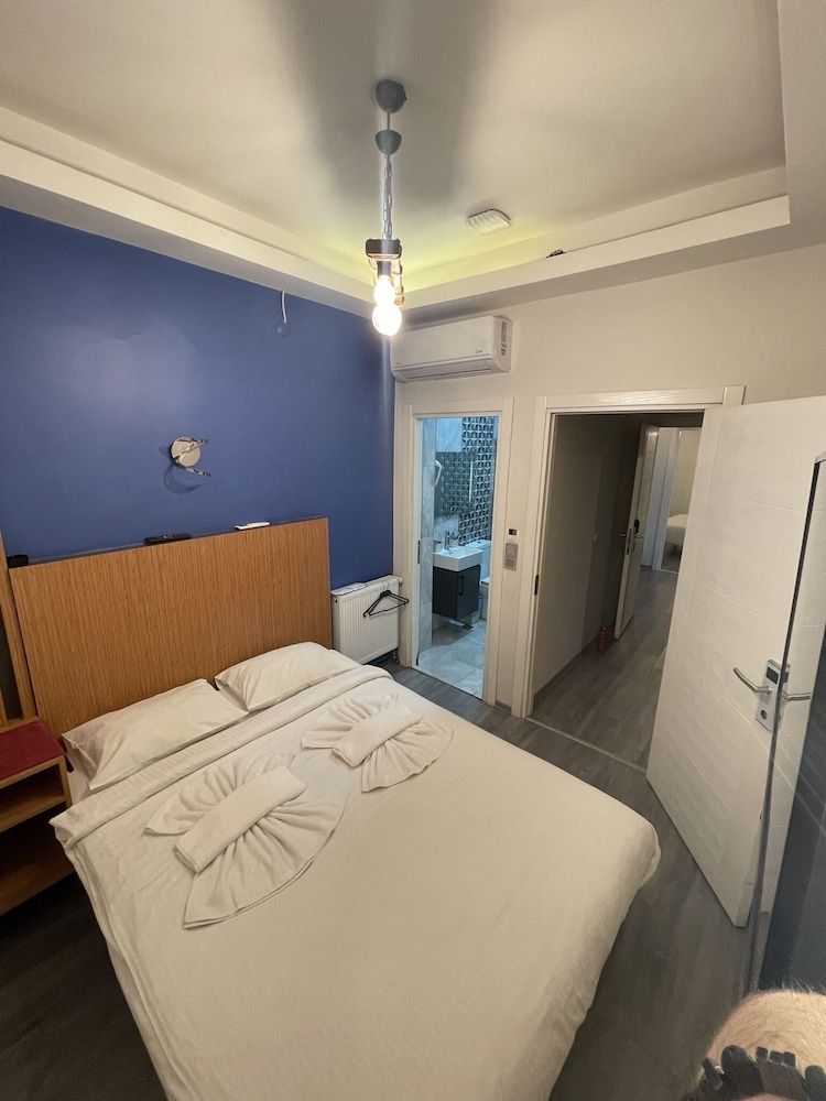 undefined La Casa de Hotel 8