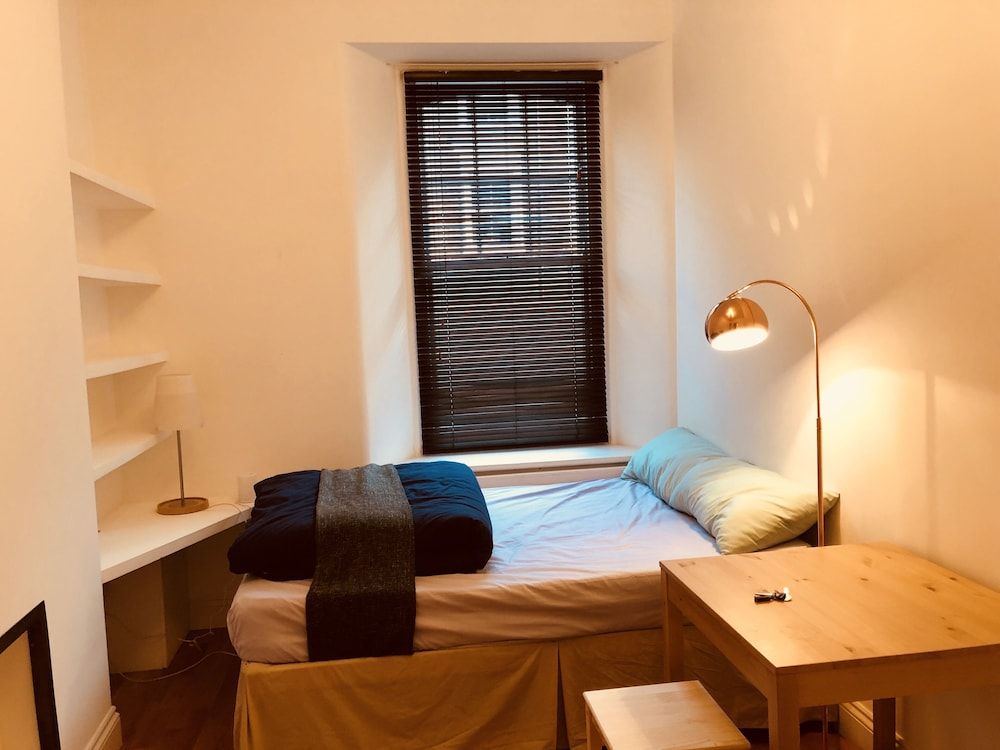 3 Bedroom Apartments Wells Street Economy Apartment 6