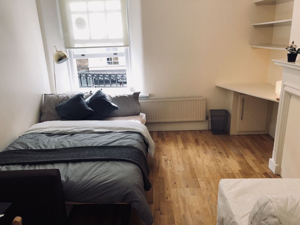 3 Bedroom Apartments Wells Street City Apartment 11