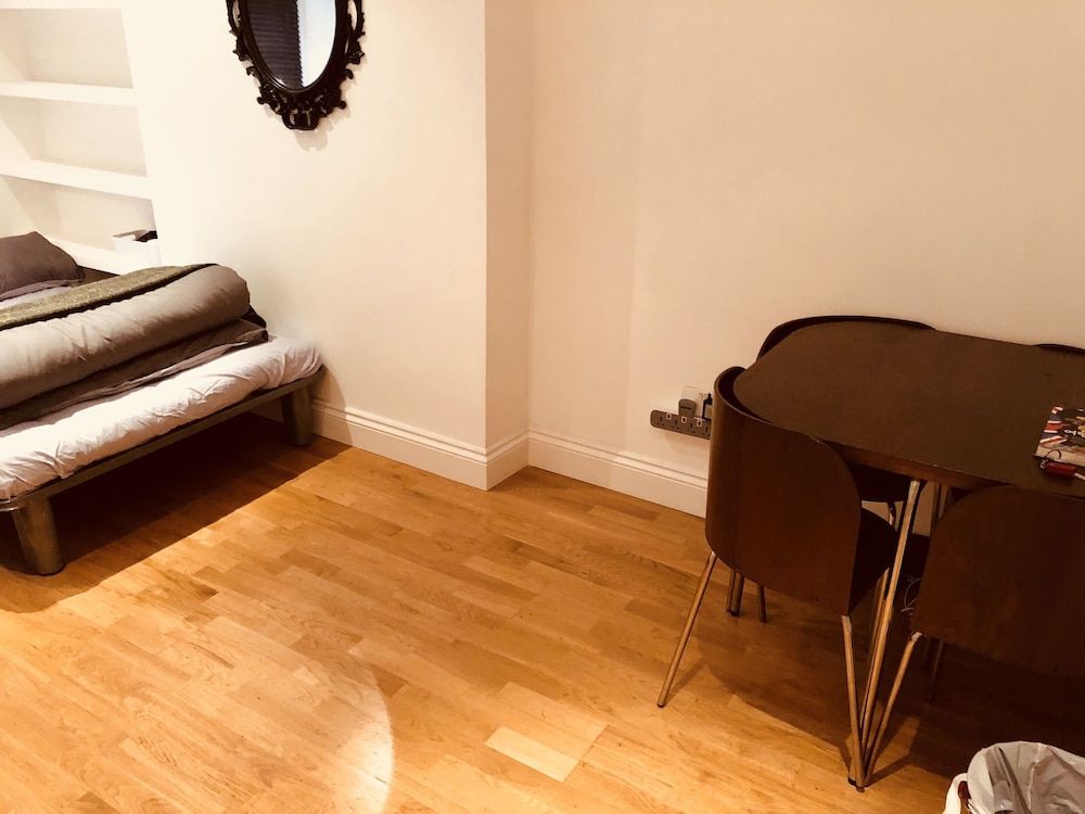 3 Bedroom Apartments Wells Street Economy Apartment 8