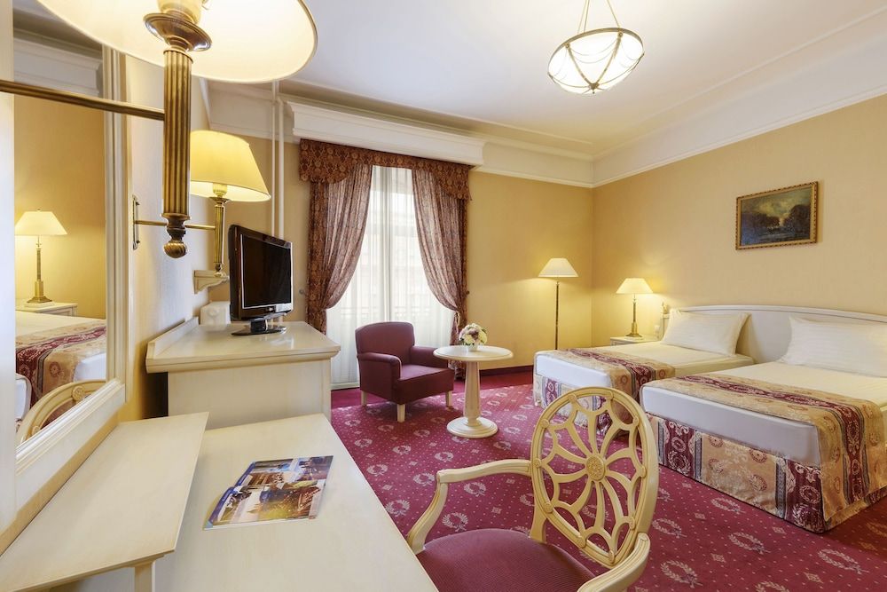 undefined Danubius Hotel Astoria City Center 7