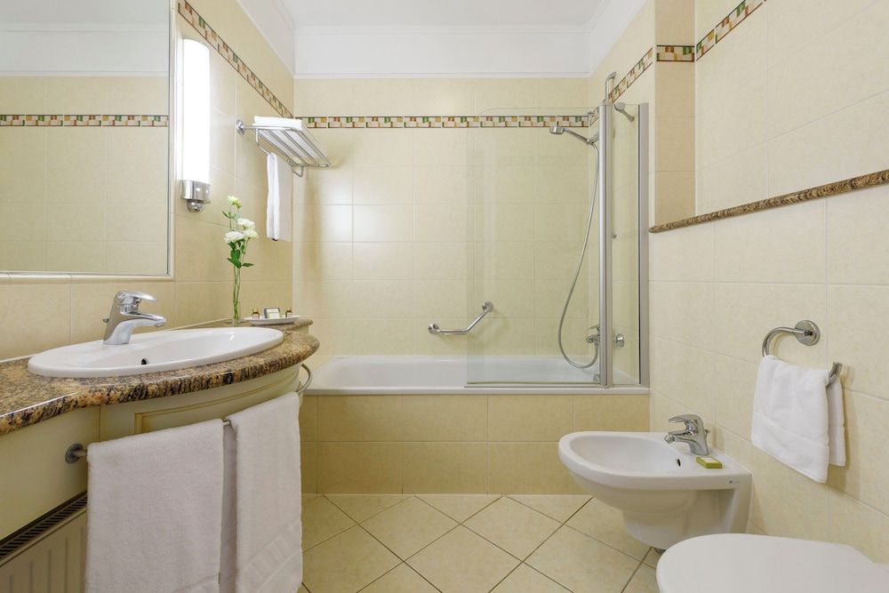 undefined Danubius Hotel Astoria City Center 10