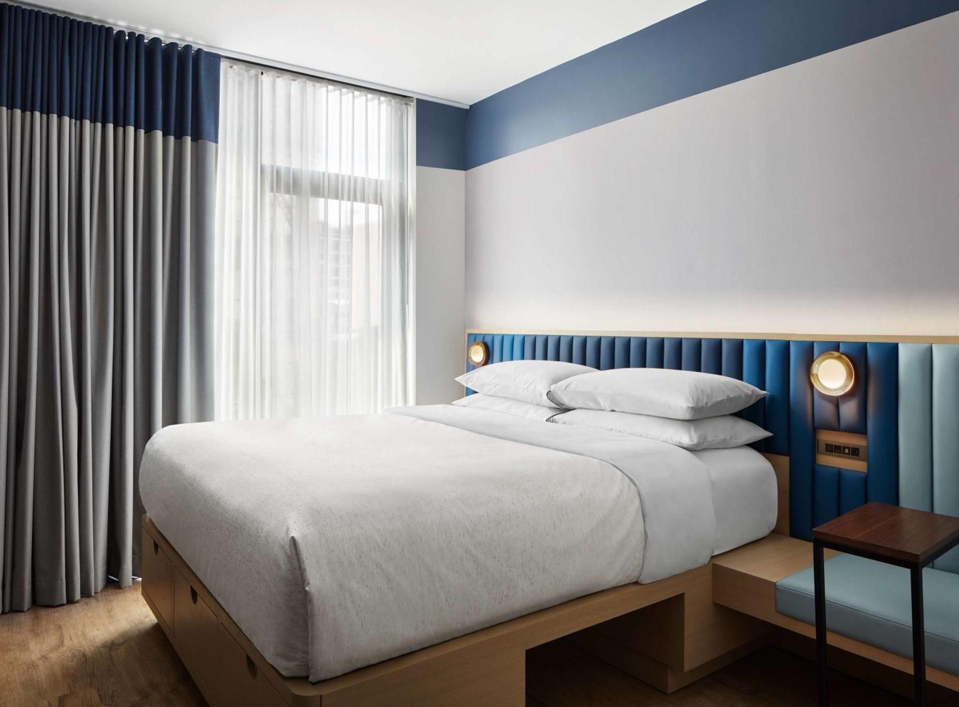 1 King Hearing Accessible