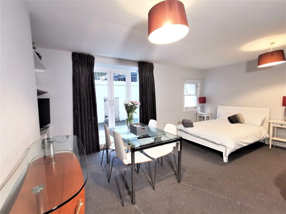 Spacious 2 bed flat in Camden Family Apartment 17