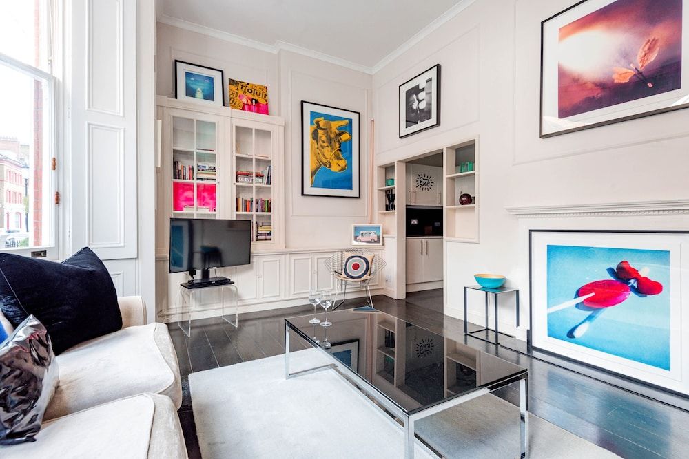 Chic Chelsea Home near South Kensington by UnderTheDoormat Comfort Apartment (1 Bedroom) 11