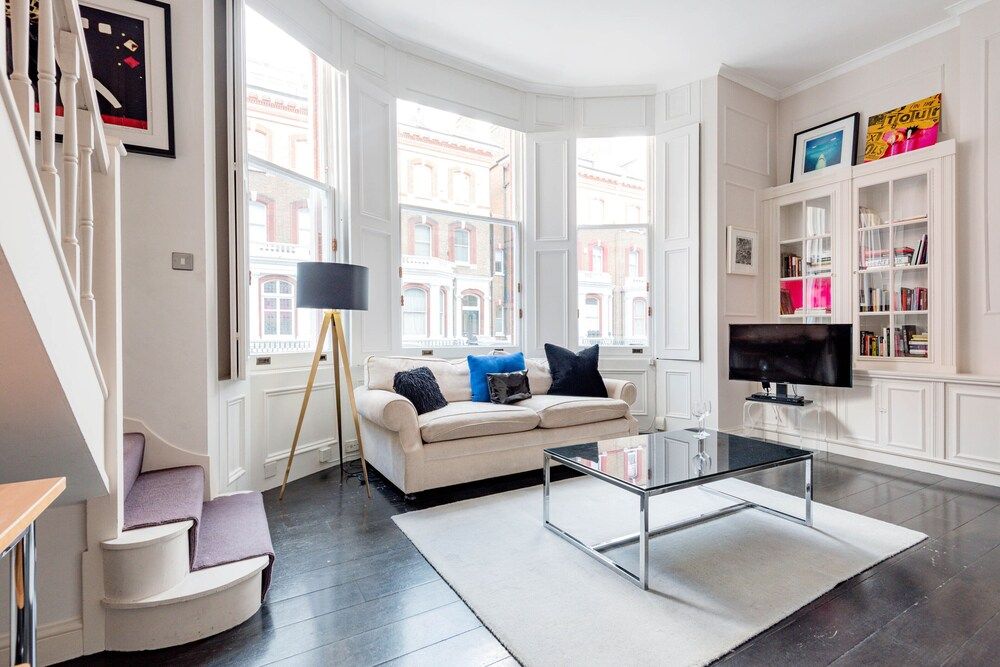 Chic Chelsea Home near South Kensington by UnderTheDoormat Comfort Apartment (1 Bedroom) 10