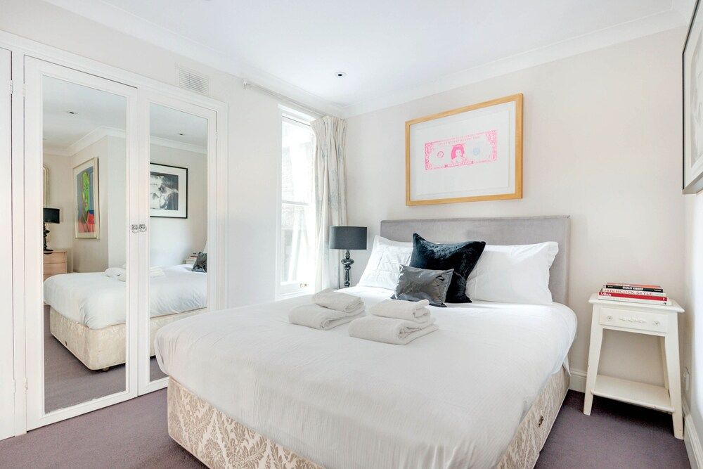 undefined Chic Chelsea Home near South Kensington by UnderTheDoormat 3