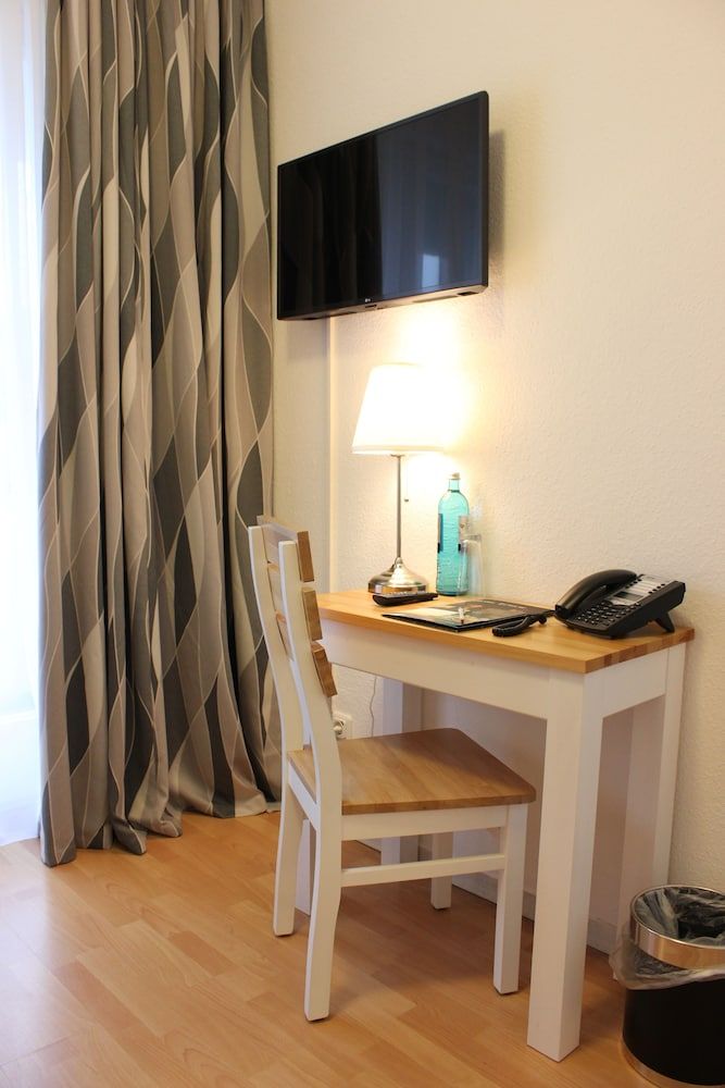 Hotel Lützow Room with Bunk Bed 4