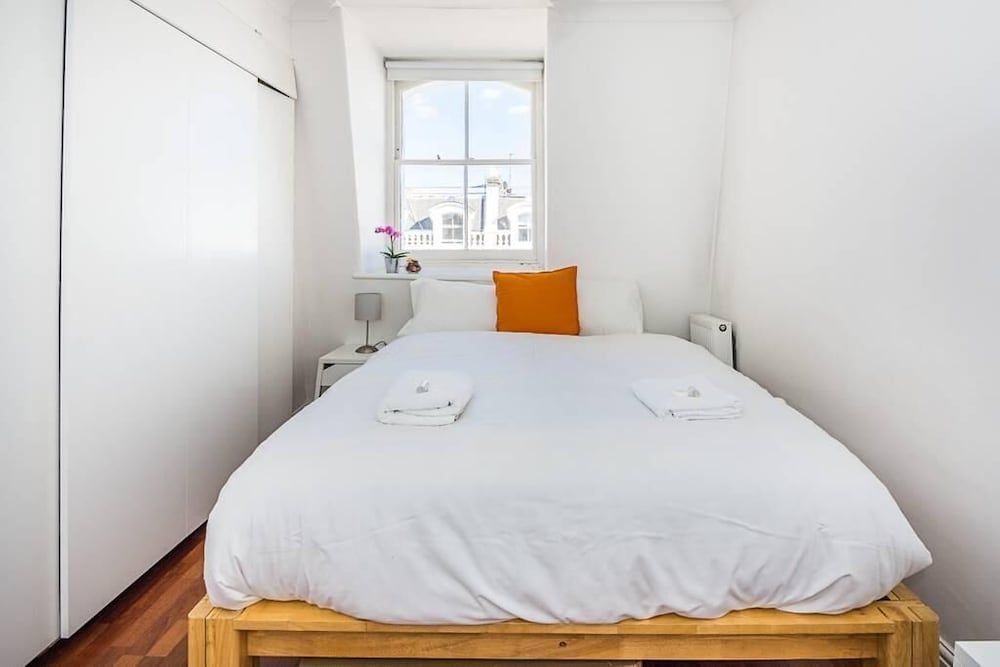 undefined Bright stylish Nott Hill apart sleeps 6 5