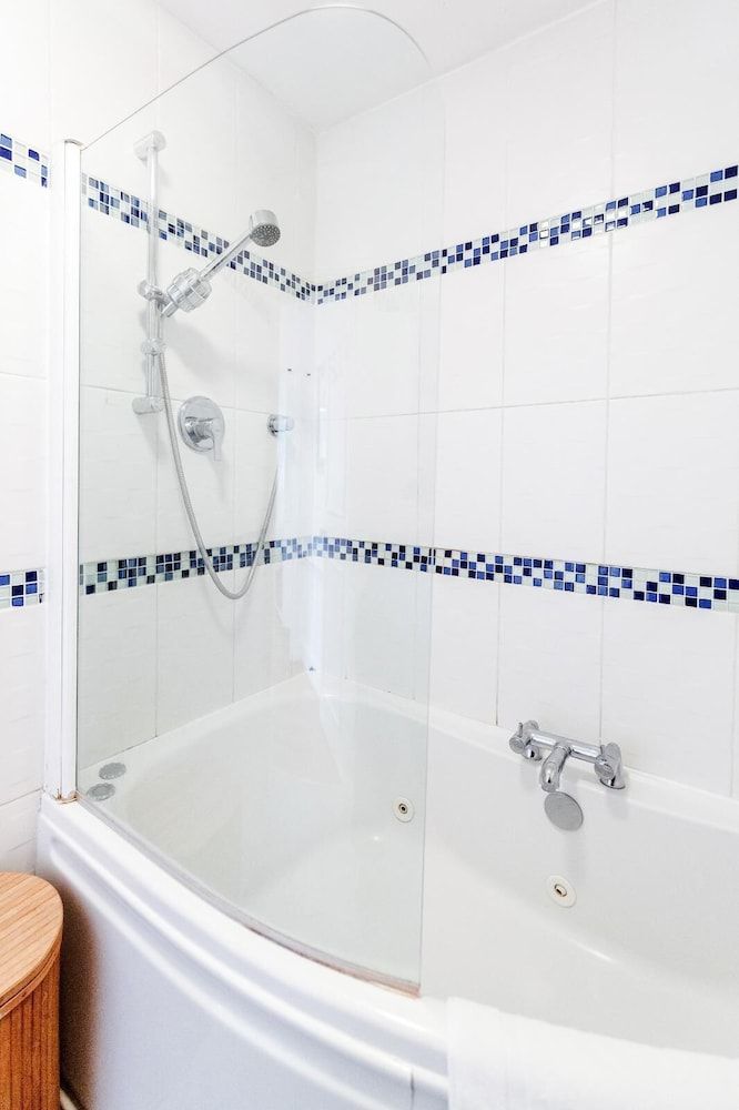 Bright stylish Nott Hill apart sleeps 6 Apartment, 2 Bedrooms 32