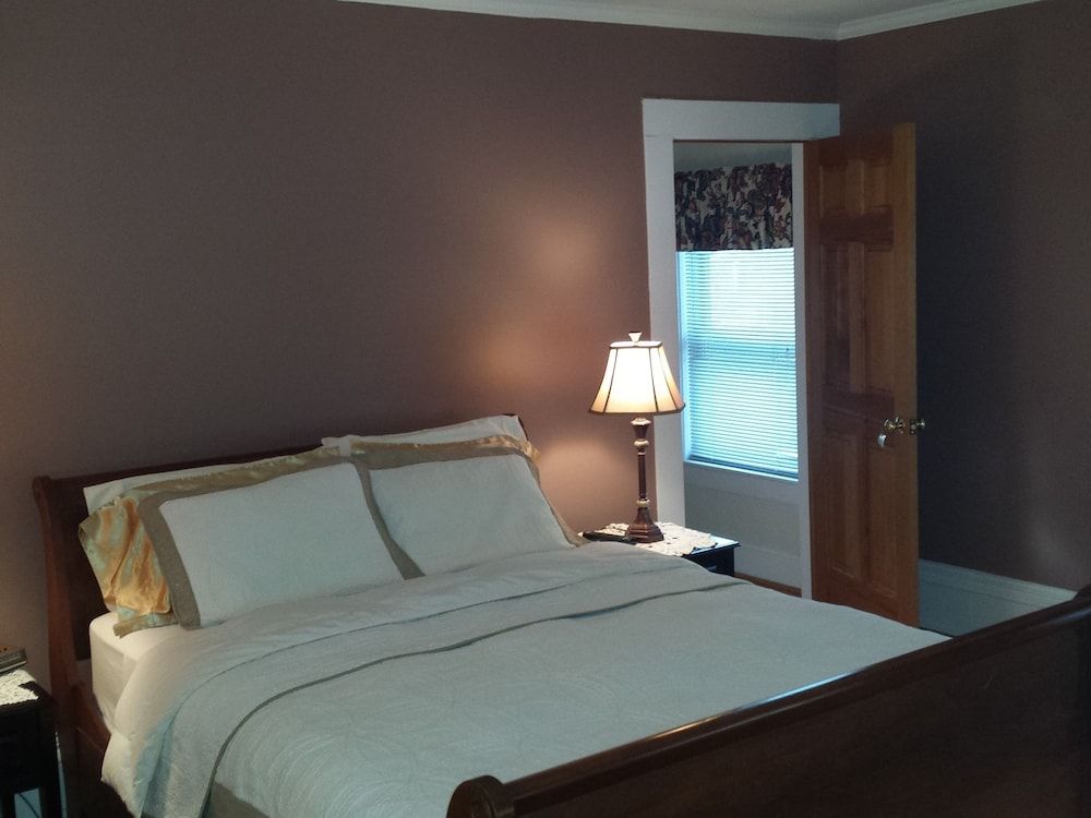 Signature Double Room, Ensuite (Alpenrose Suite)