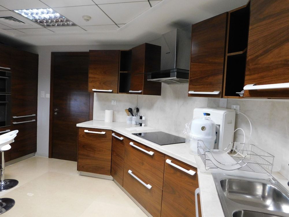 Luton Vacation Home The Torch Deluxe Apartment 13