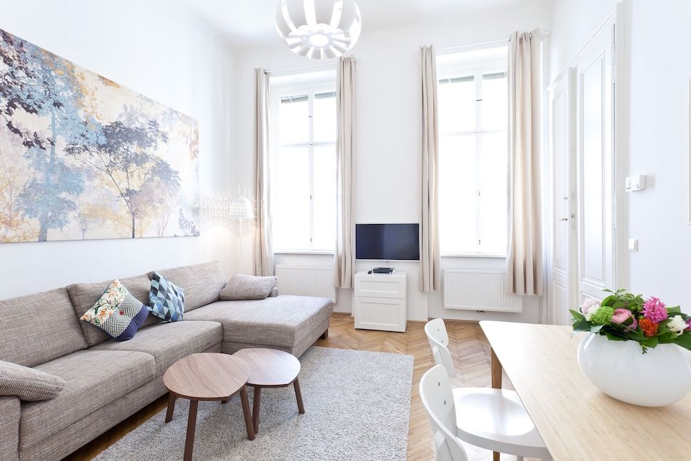 HeyMi Apartments Oper Apartment, 1 Bedroom (16, incl. cleaning fee 45 EUR) 6