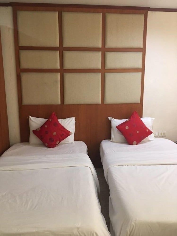 undefined Siam Inn 8