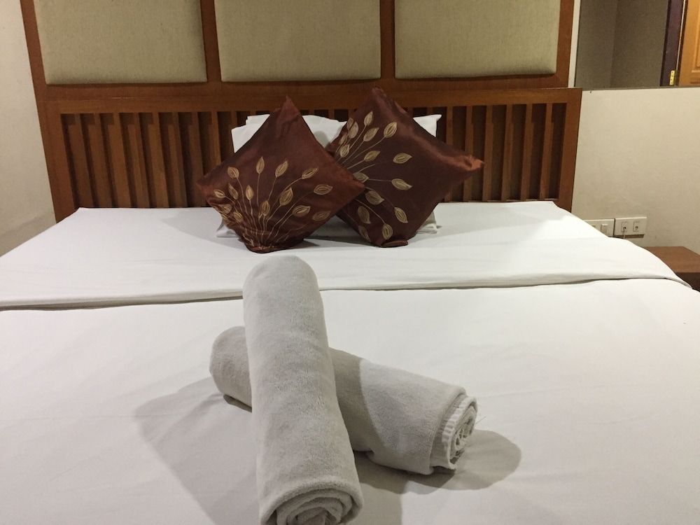 undefined Siam Inn 5