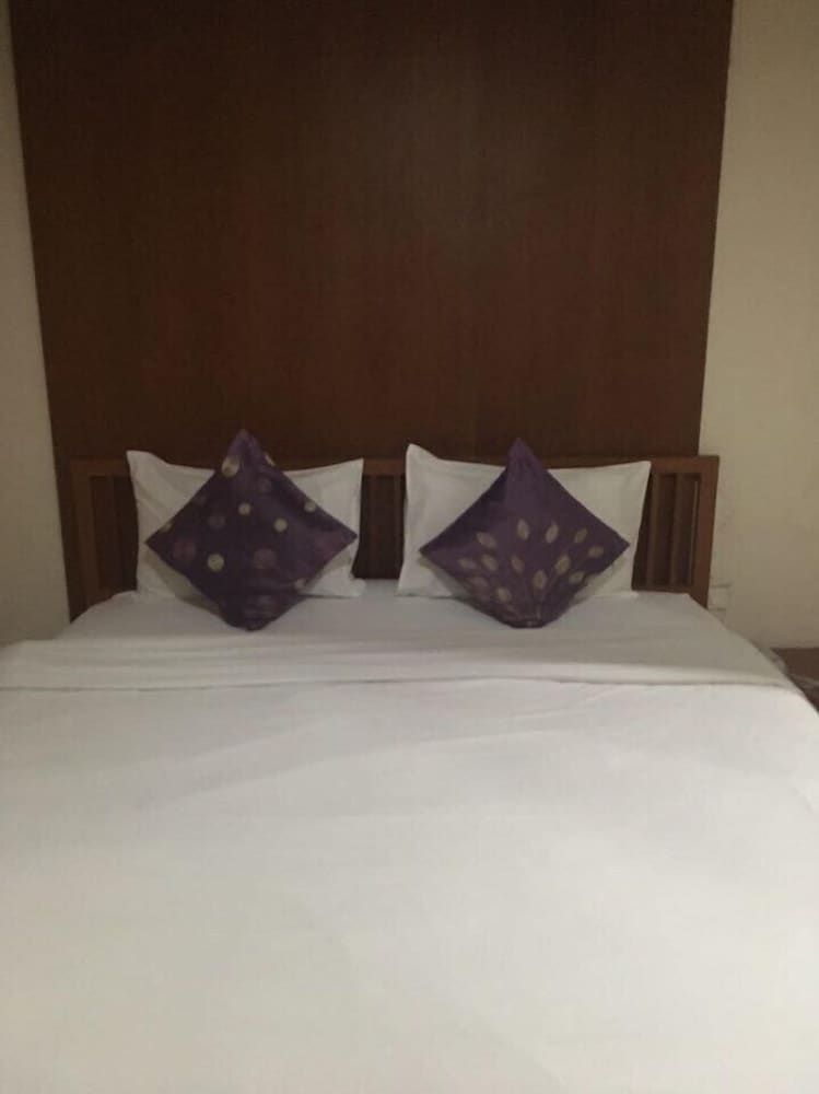 undefined Siam Inn 9