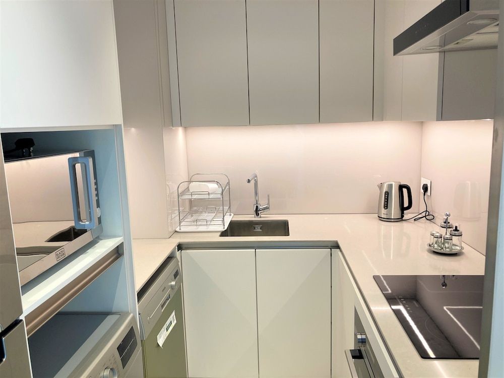 undefined Luxury at The Address Jumeirah Beach Residence 4