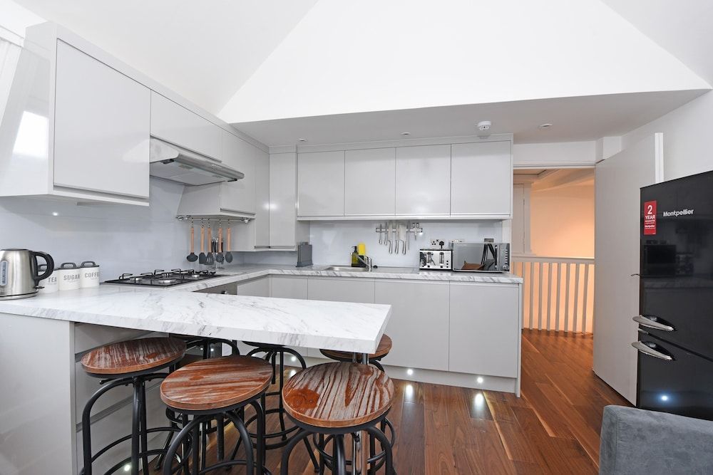 undefined Charming & Modern Apartments near Oxford Circus London 9