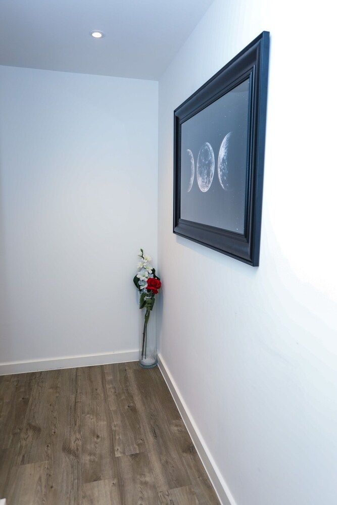 Exquisite One Bed Apartment Business Apartment 23