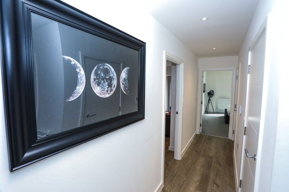 Exquisite One Bed Apartment Business Apartment 21