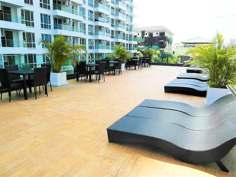 undefined The Cliff Pratumnak - 10th Floor sea View Studio 6