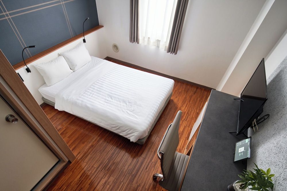 undefined TOKIO's HOTEL 8