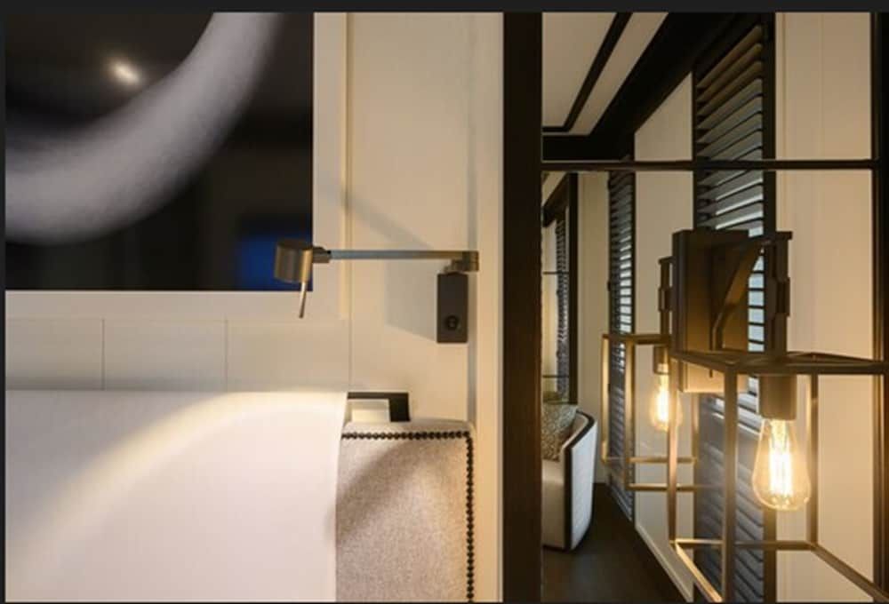 Seventy Barcelona Basic Double or Twin Room (House) 5