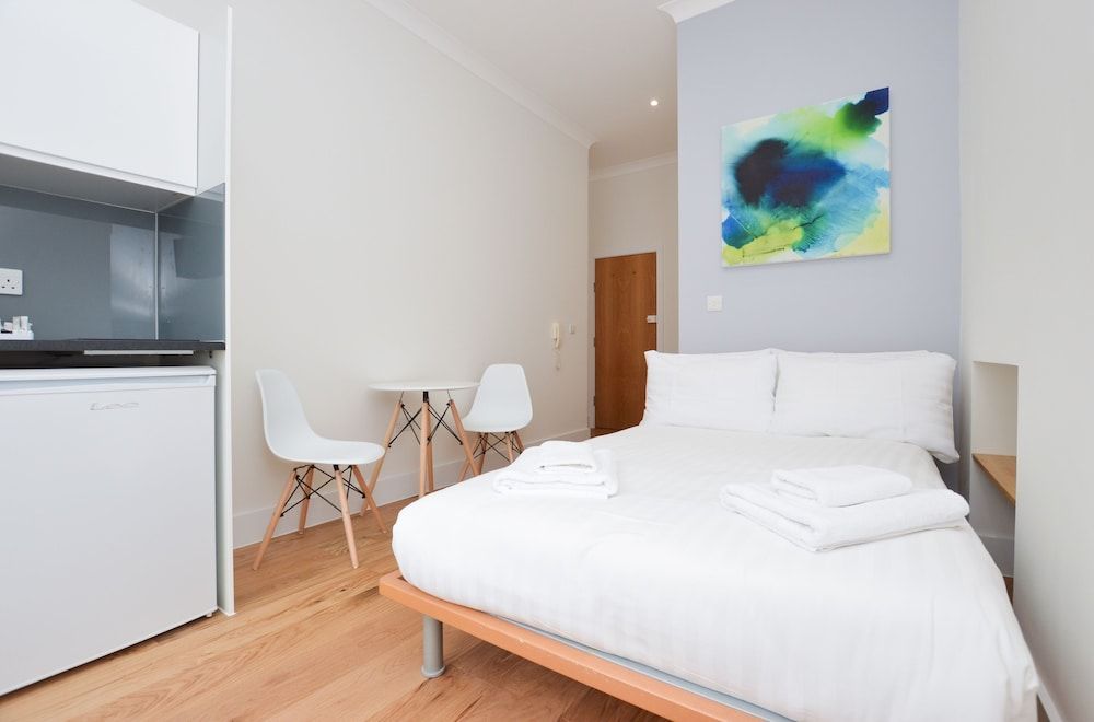 Queensborough Terrace Service Apartments by Concept Apartments Small Studio Apartment 4
