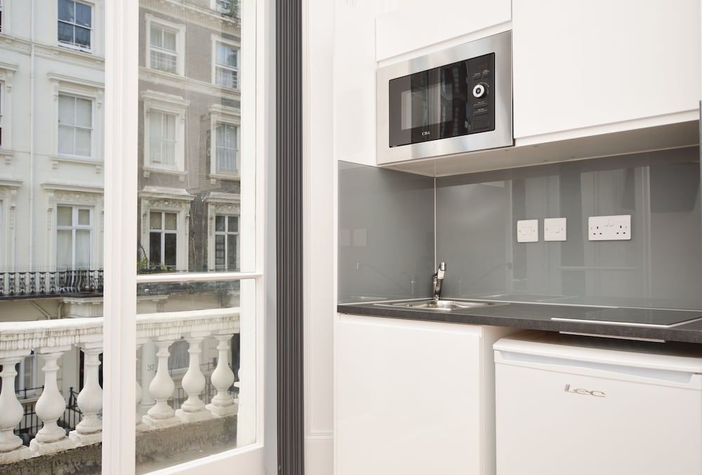 Queensborough Terrace Service Apartments by Concept Apartments Small Studio Apartment 17