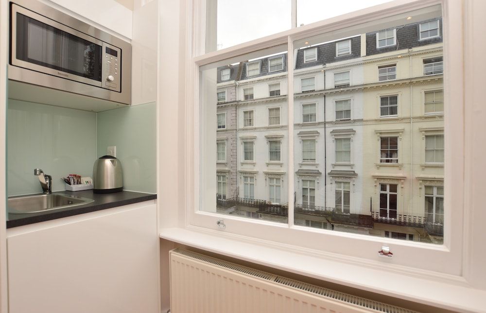 Queensborough Terrace Service Apartments by Concept Apartments Small Studio Apartment 16