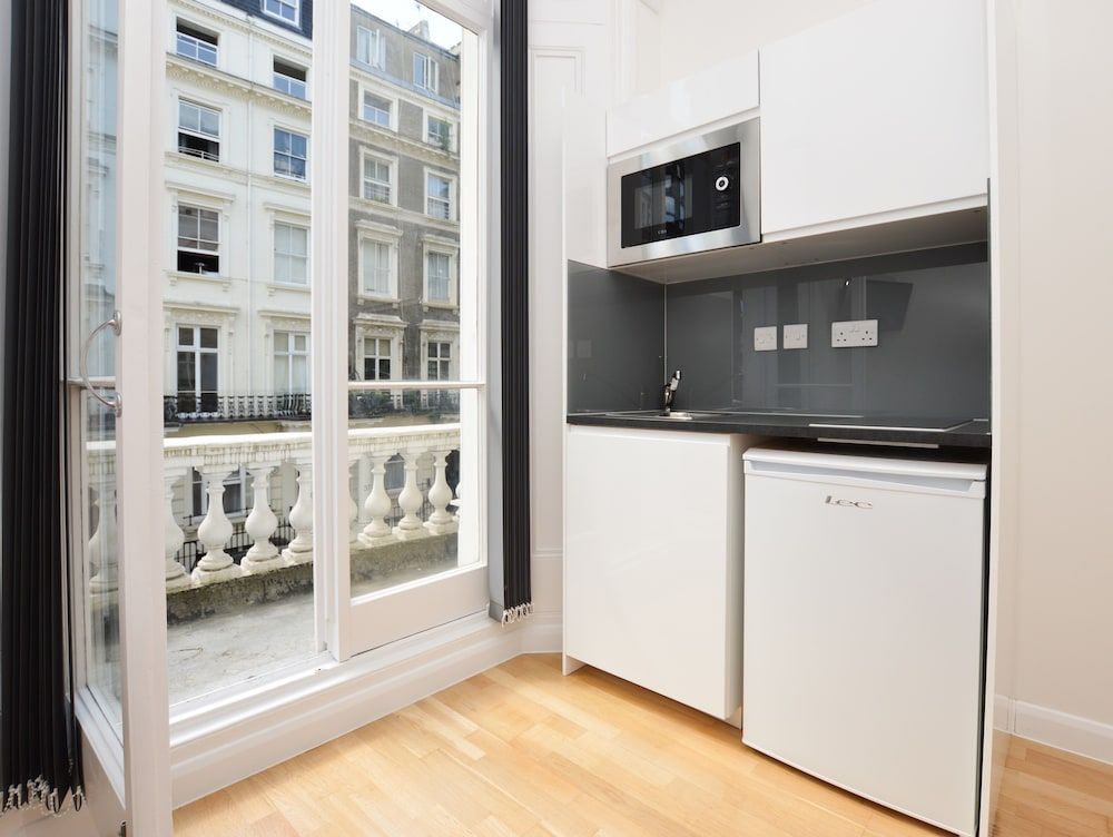 Queensborough Terrace Service Apartments by Concept Apartments Small Studio Apartment 12
