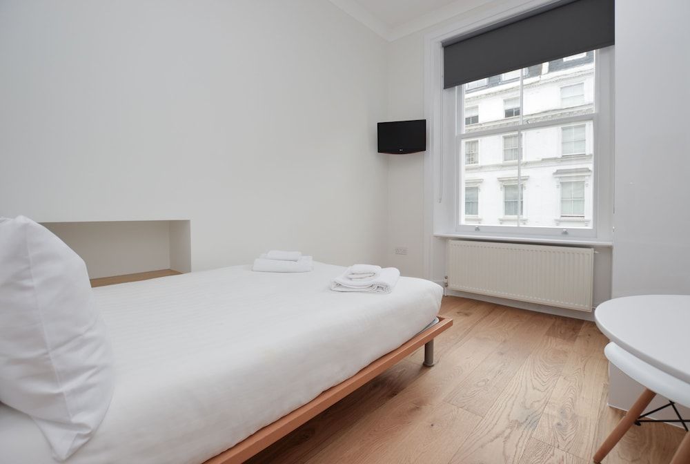 Queensborough Terrace Service Apartments by Concept Apartments Small Studio Apartment 3