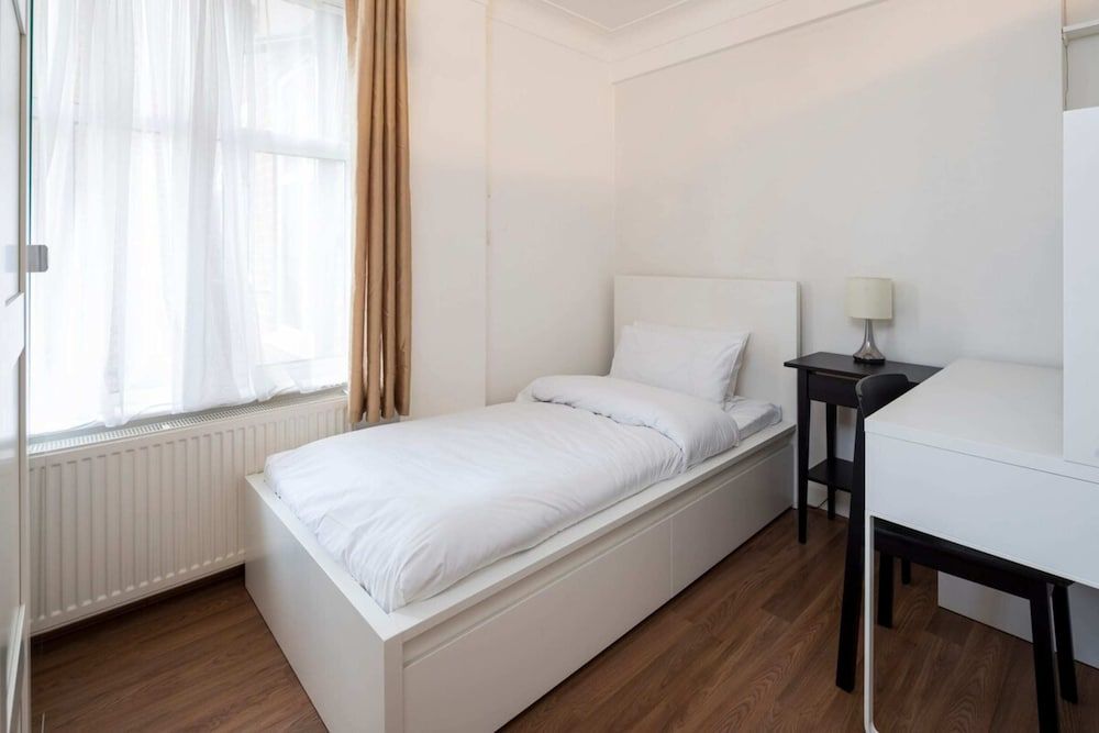 undefined Smart 2 Bed Apartment near Oxford Street & Hyde Park 4