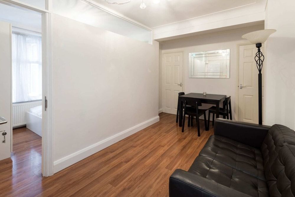 undefined Smart 2 Bed Apartment near Oxford Street & Hyde Park 9
